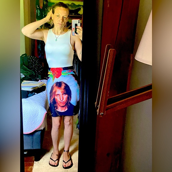 A WIDE VARIETY OF STYLES & SIZES FOR THE WHOLE FAMILY~BARGAINS EVERYWHERE! - Picture 8 of 15